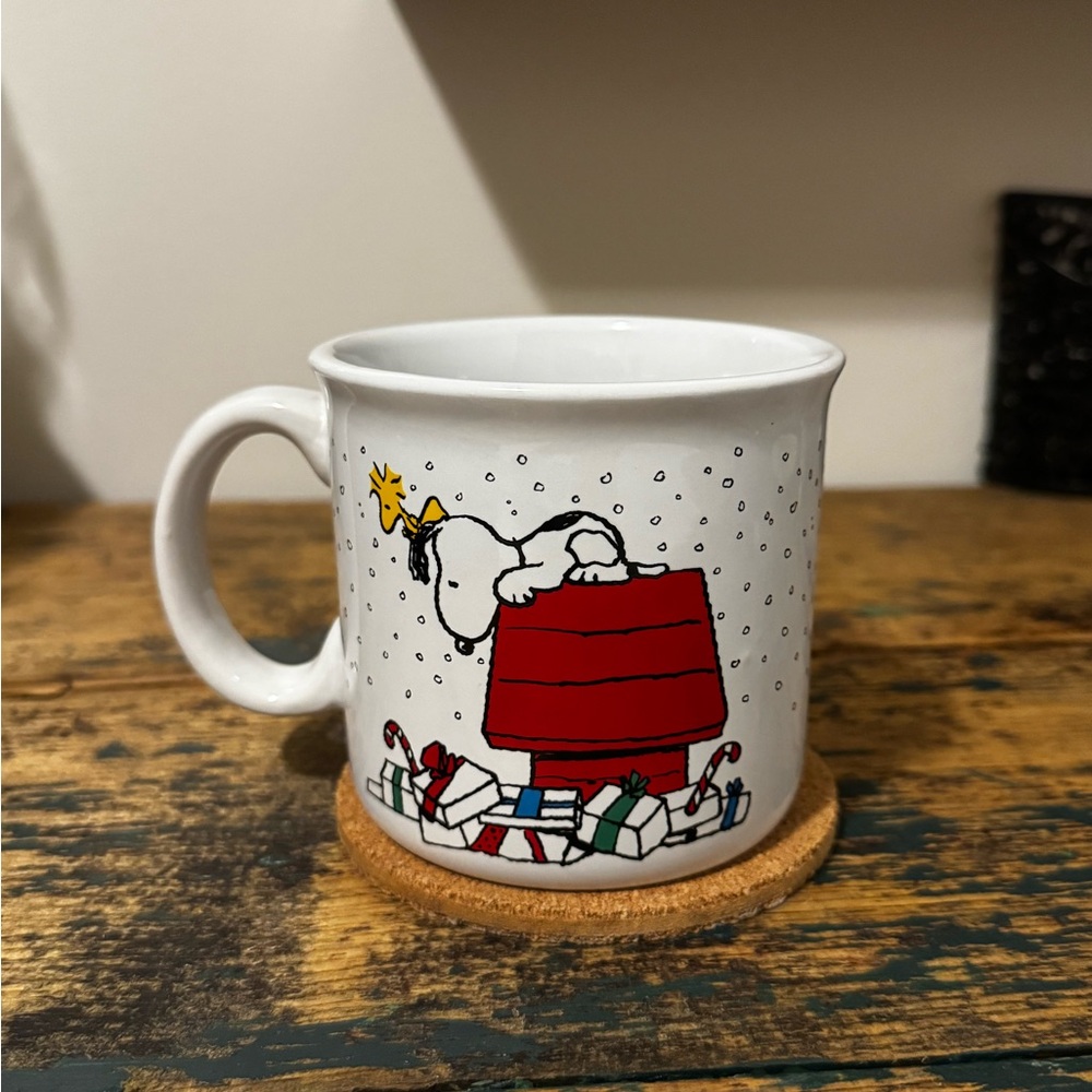Peanuts Snoopy Festive Mug - White and Red